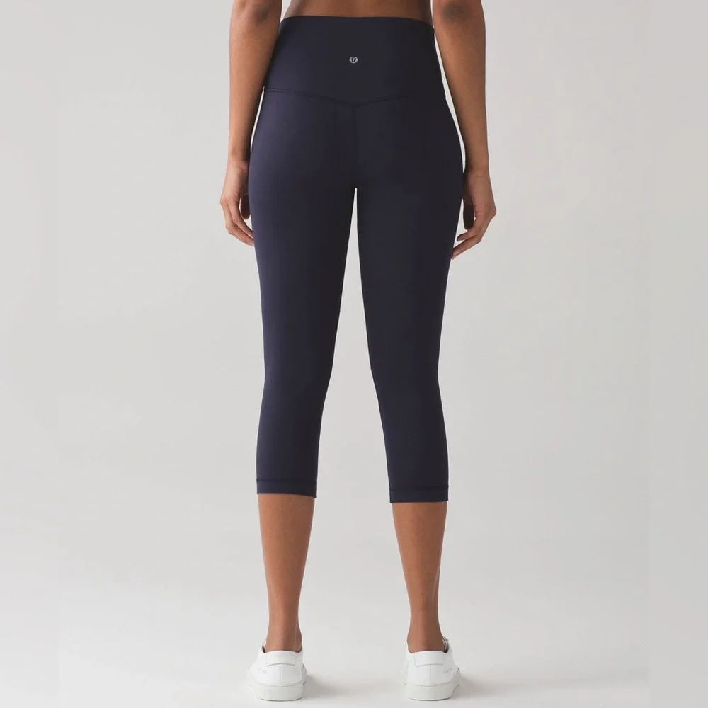 Lululemon Align Crop *19